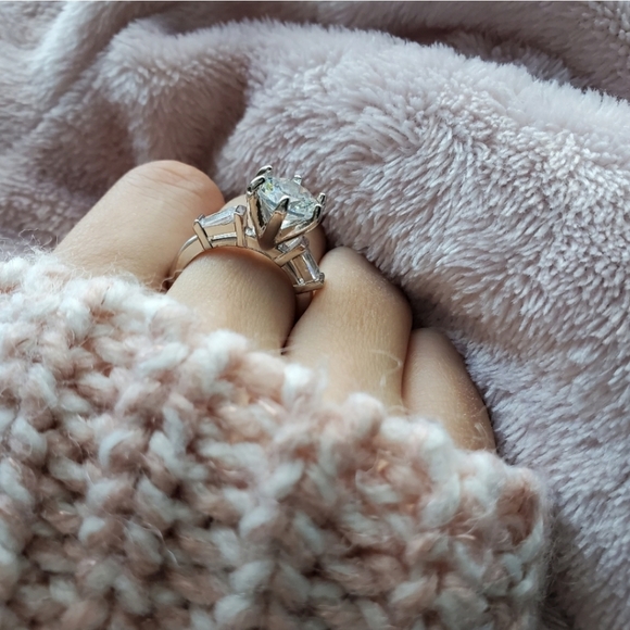 New Elegant Classic 925 Silver Wedding Ring - Picture 2 of 6